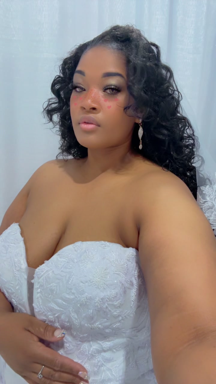 @BigYella_TheModel