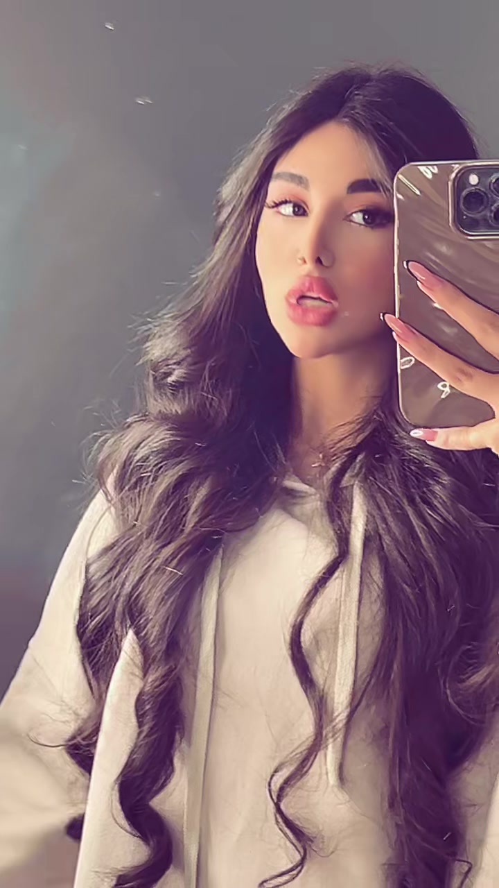 @donyaafsharr