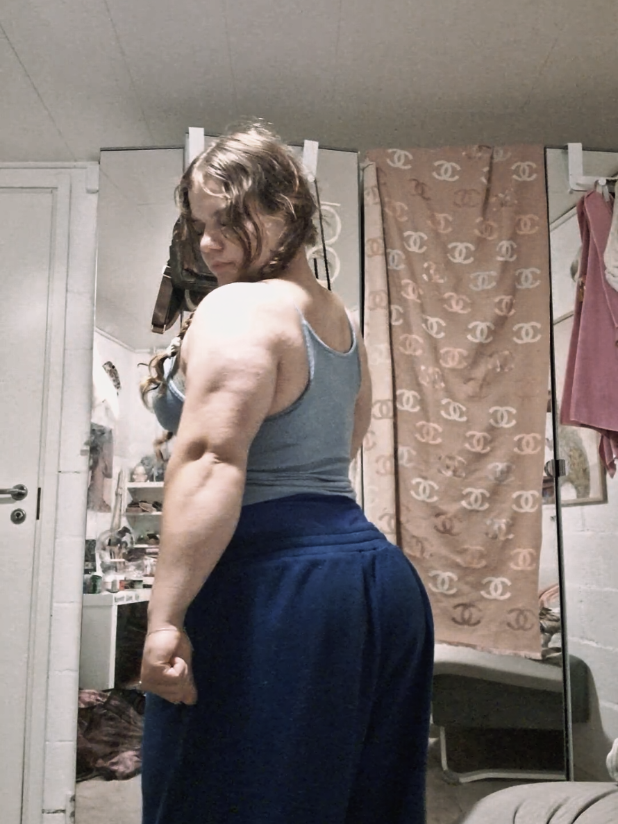 @Buff.Barbell.Babe