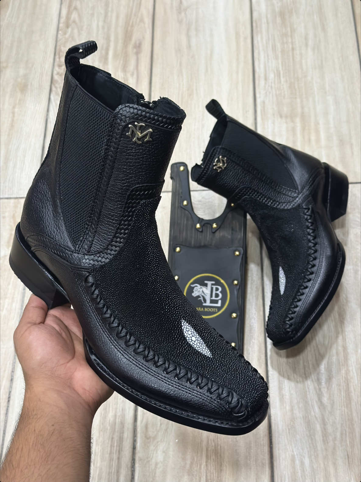 @Lara boots