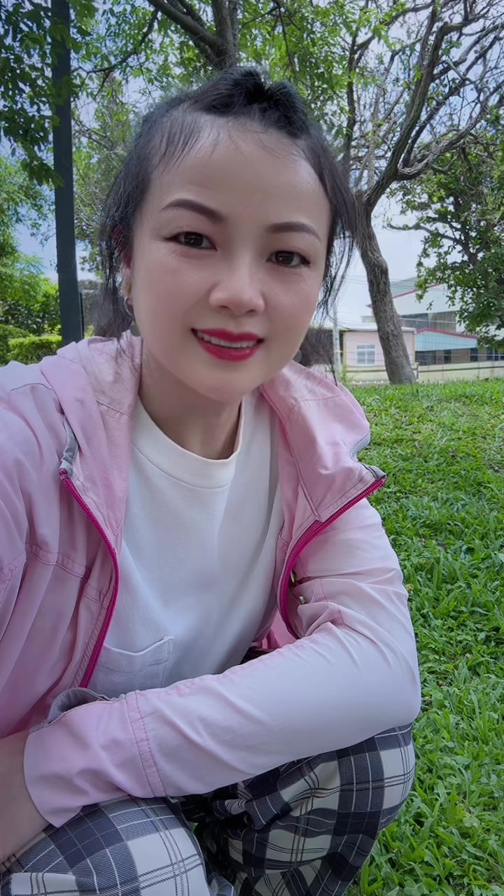 @樂觀活潑開朗的小艾