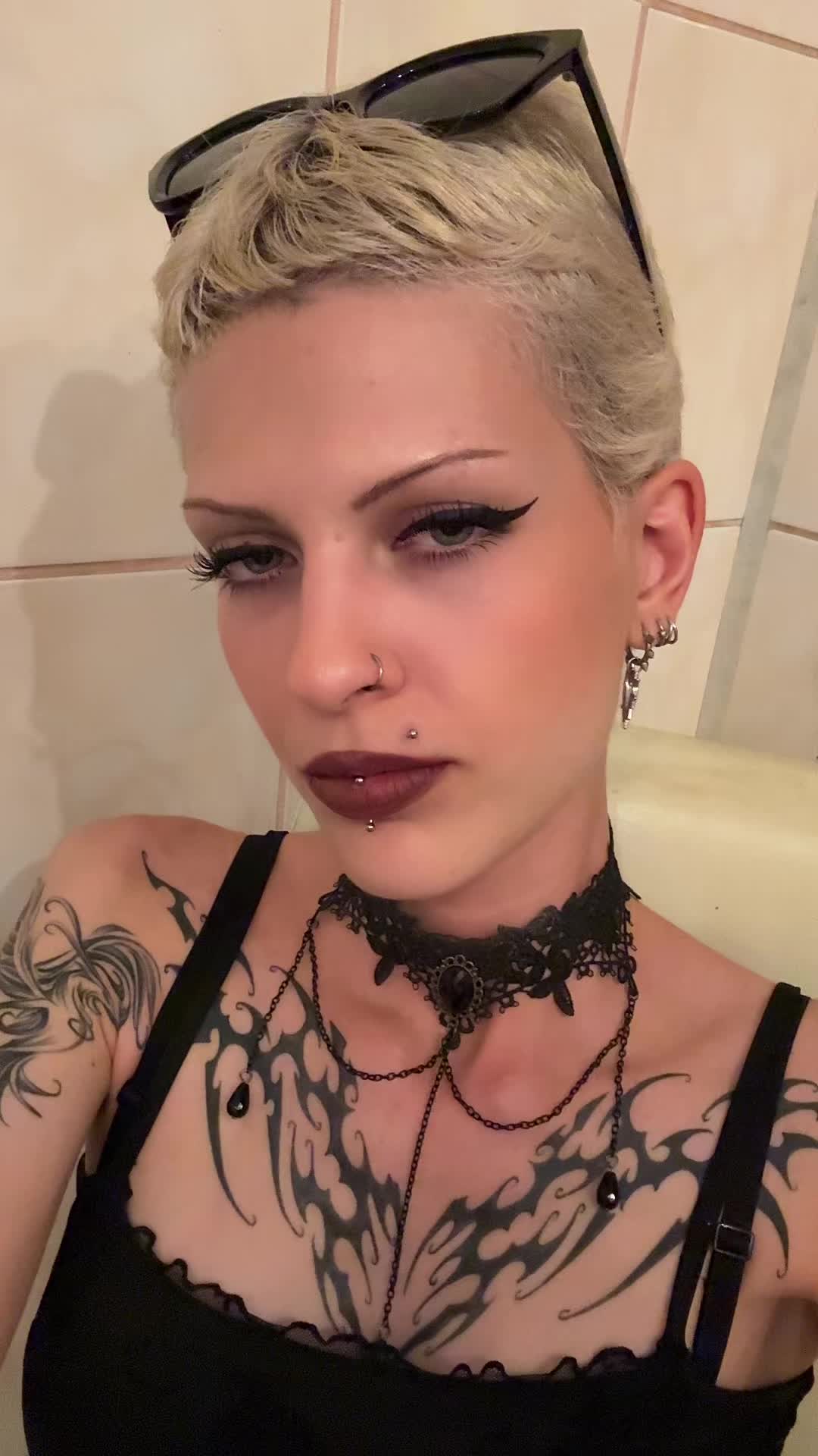 @alexiazehn