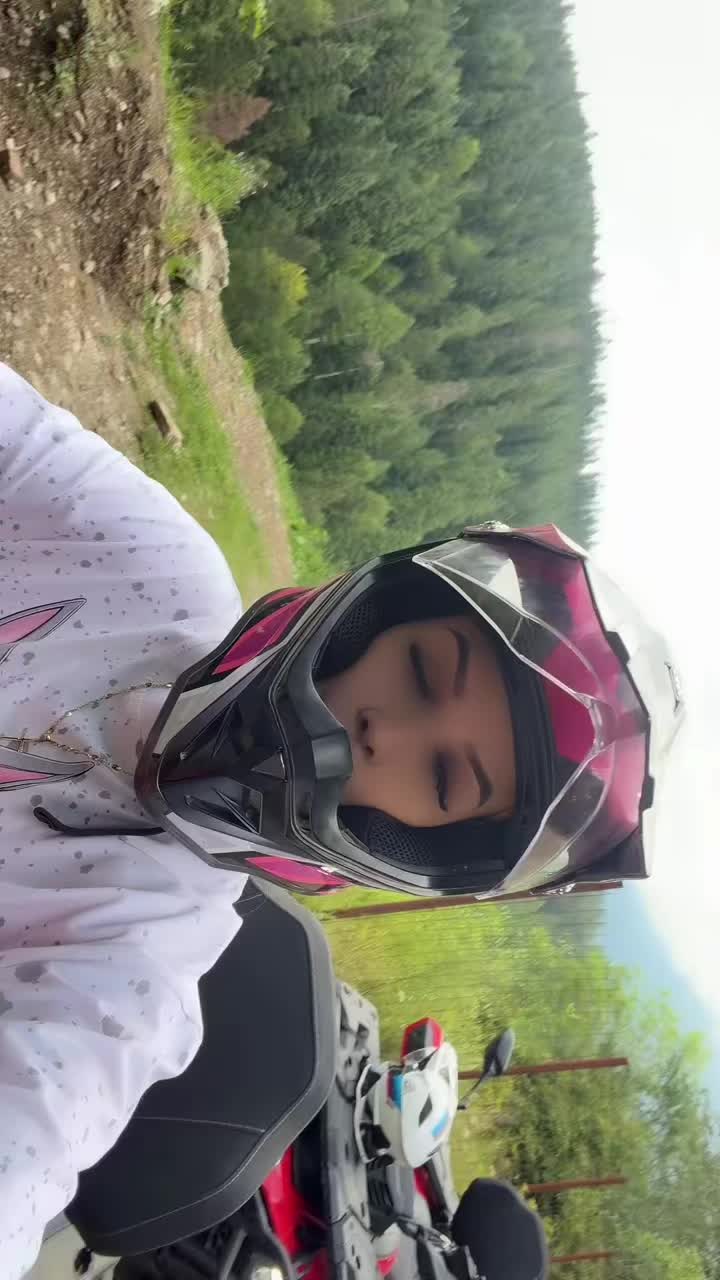 @Larisa AL