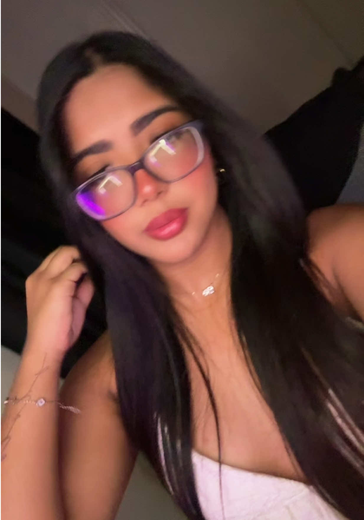 @Yvls