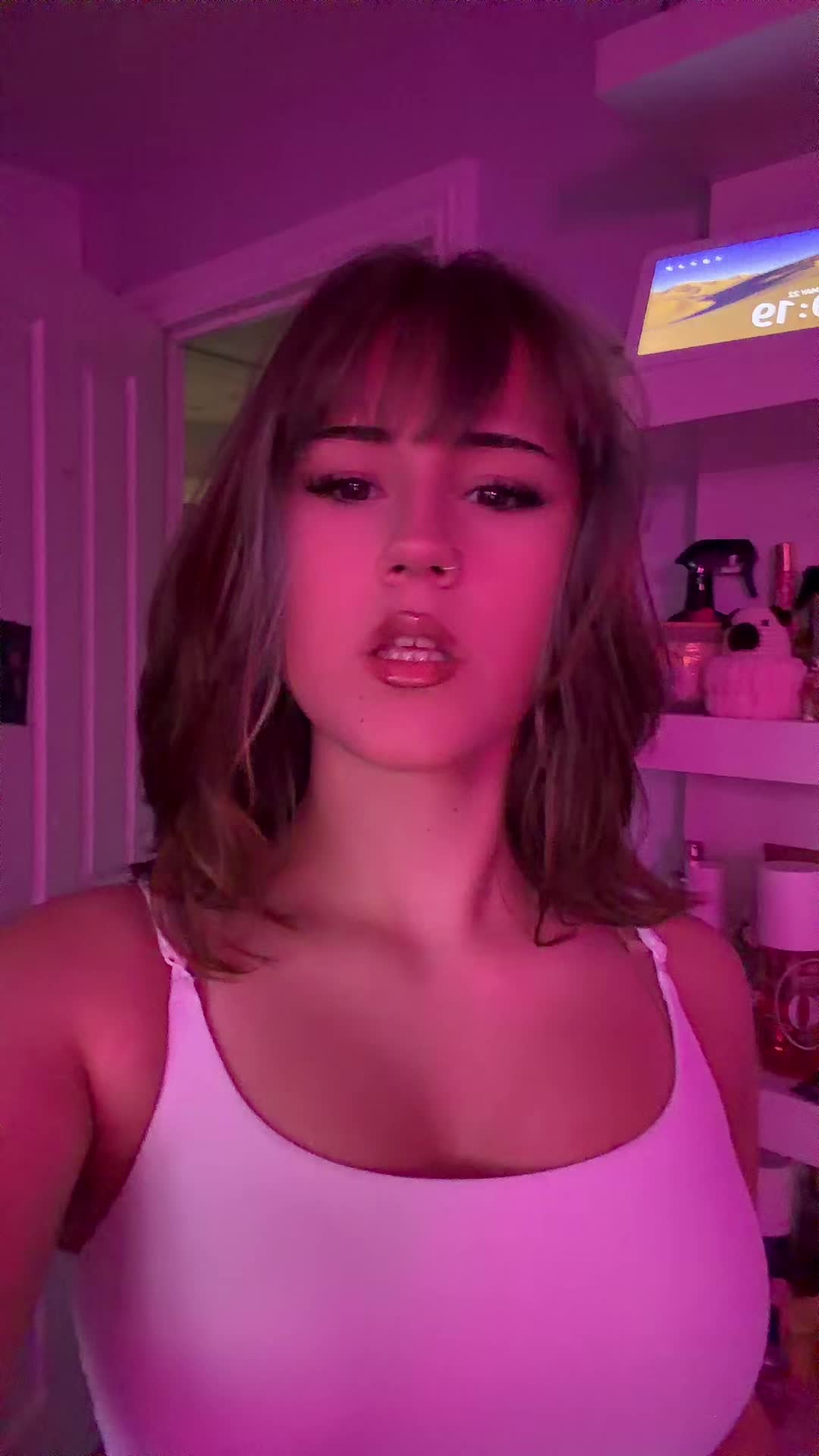 @oliviadecember10