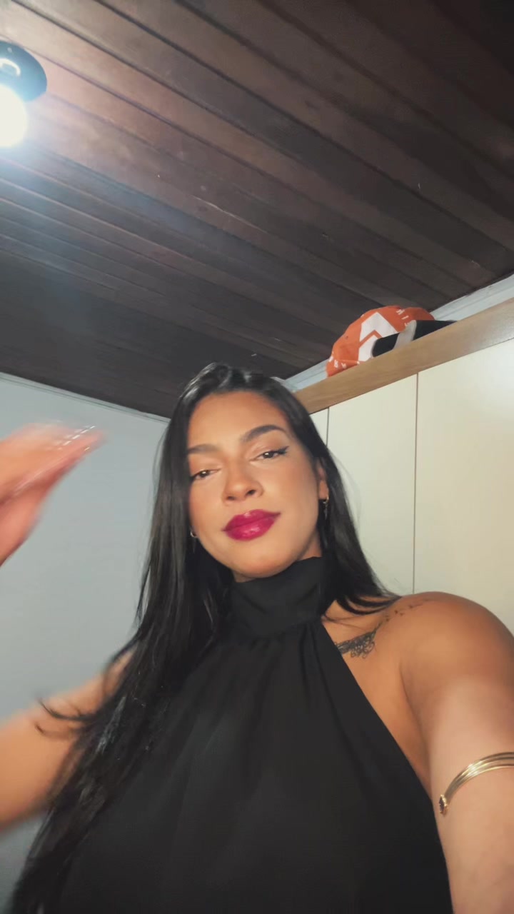 @Julia Mendes