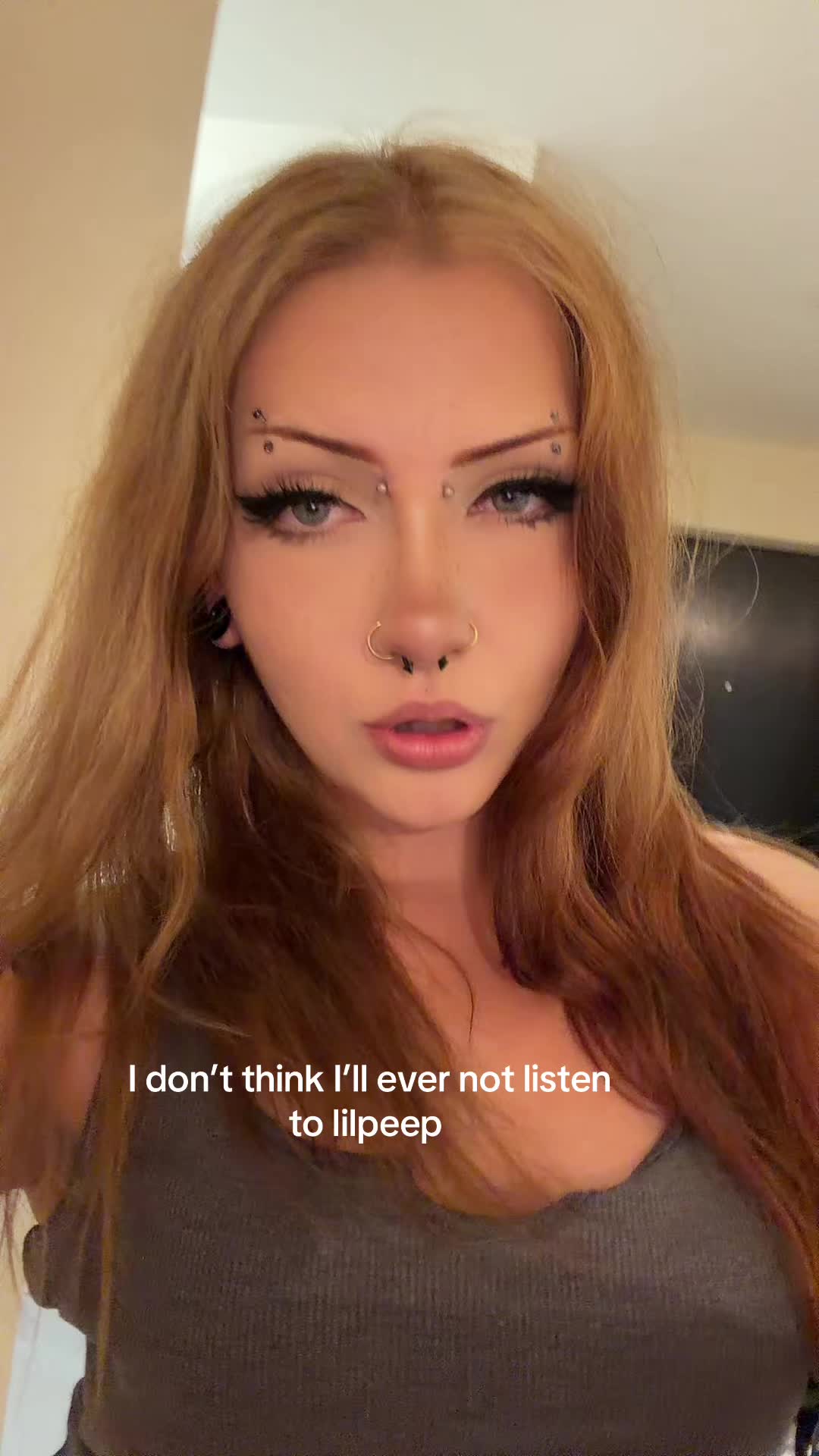 @Erry 🖤🌙♱