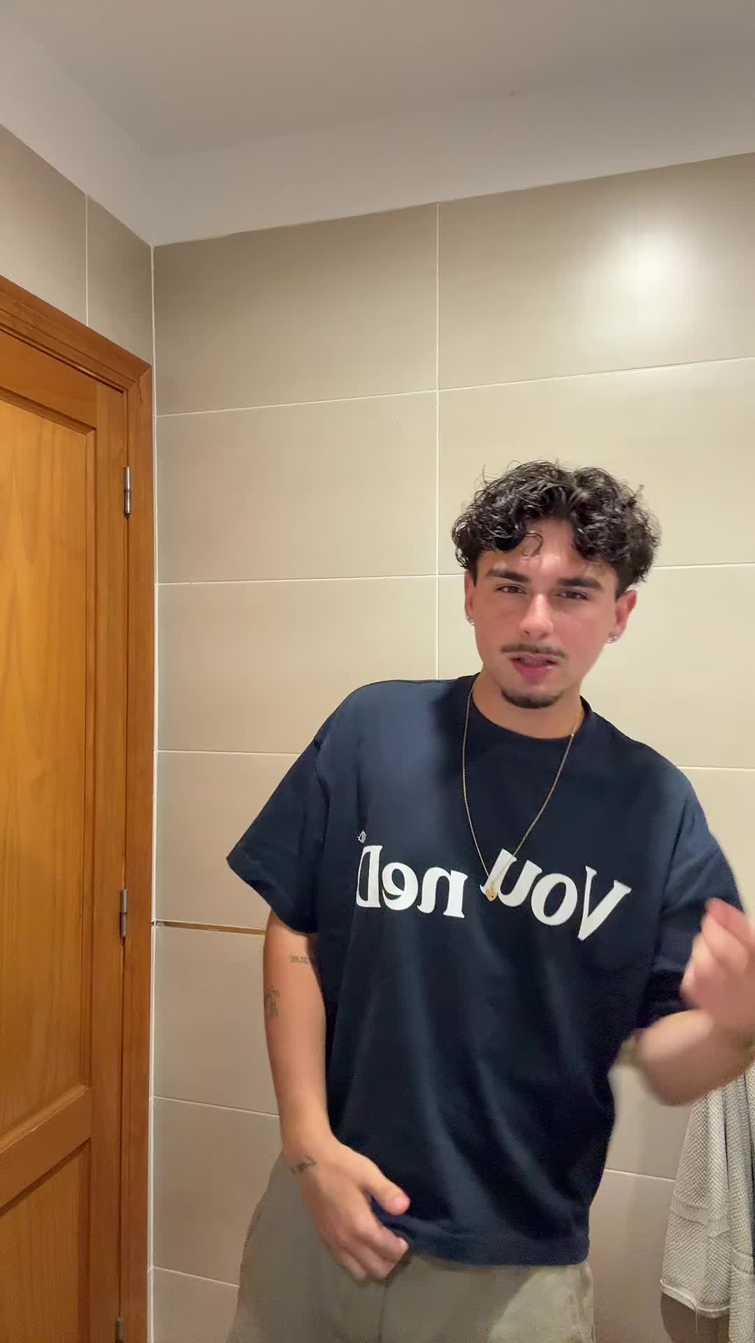 @carlosbelloo__