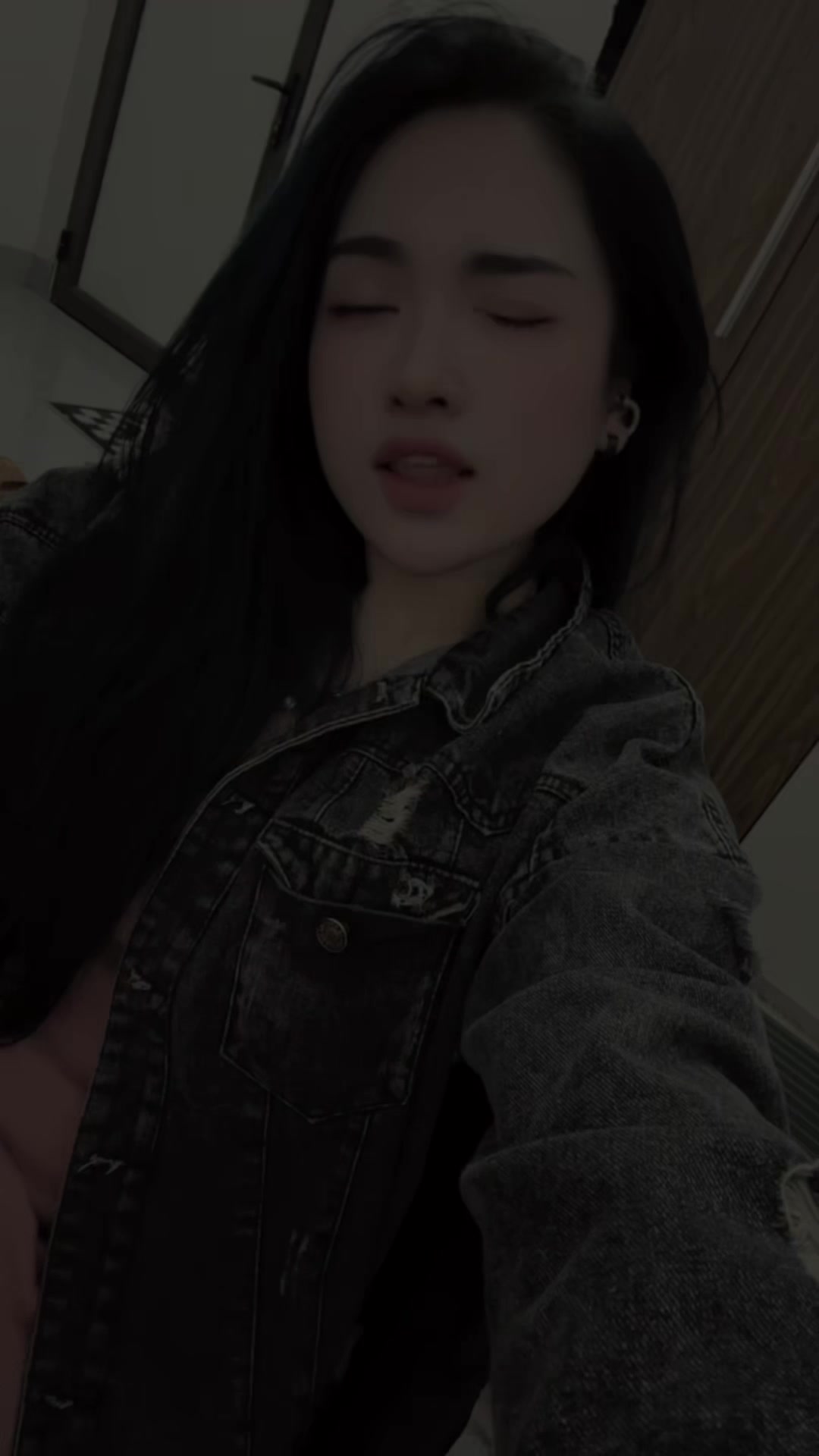 @Mai Thị Thu Hiền ( Vị Thần )