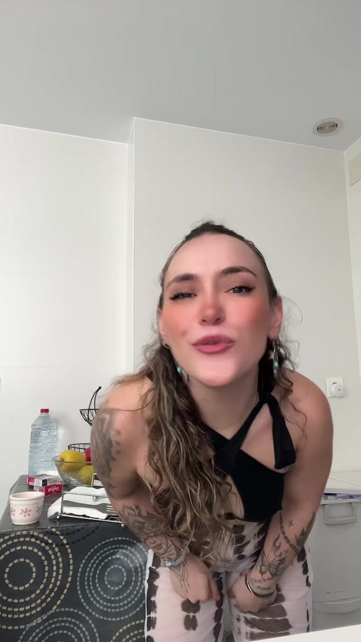 @Famousera