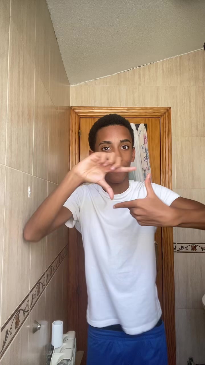 @izan.cm