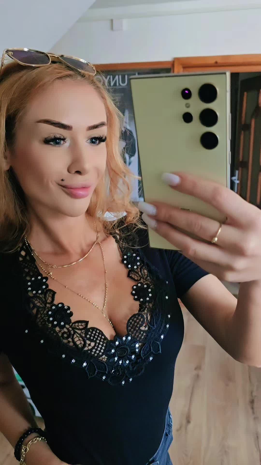 @𝑅𝑜𝑥𝑎𝑛𝑎_𝐼𝑜𝑛𝑒𝑠𝑐𝑢💎