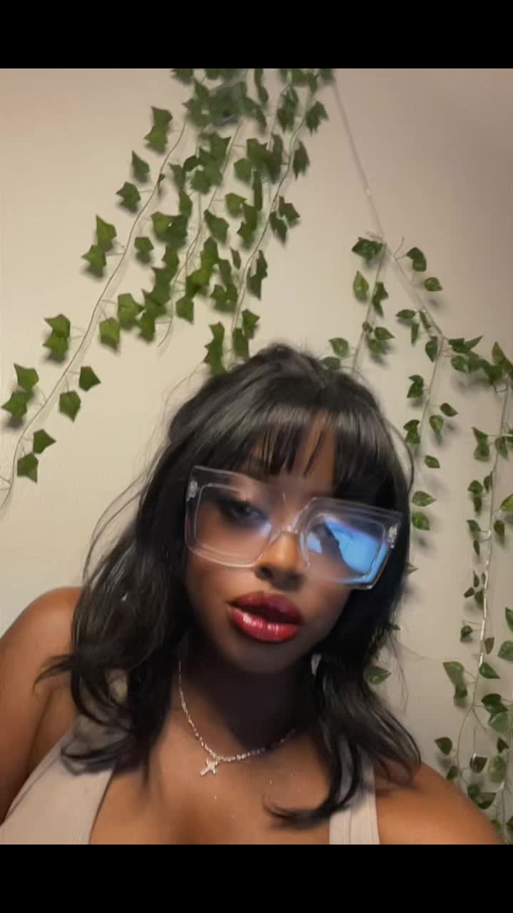 @𝐇&egrave;𝐱🍗