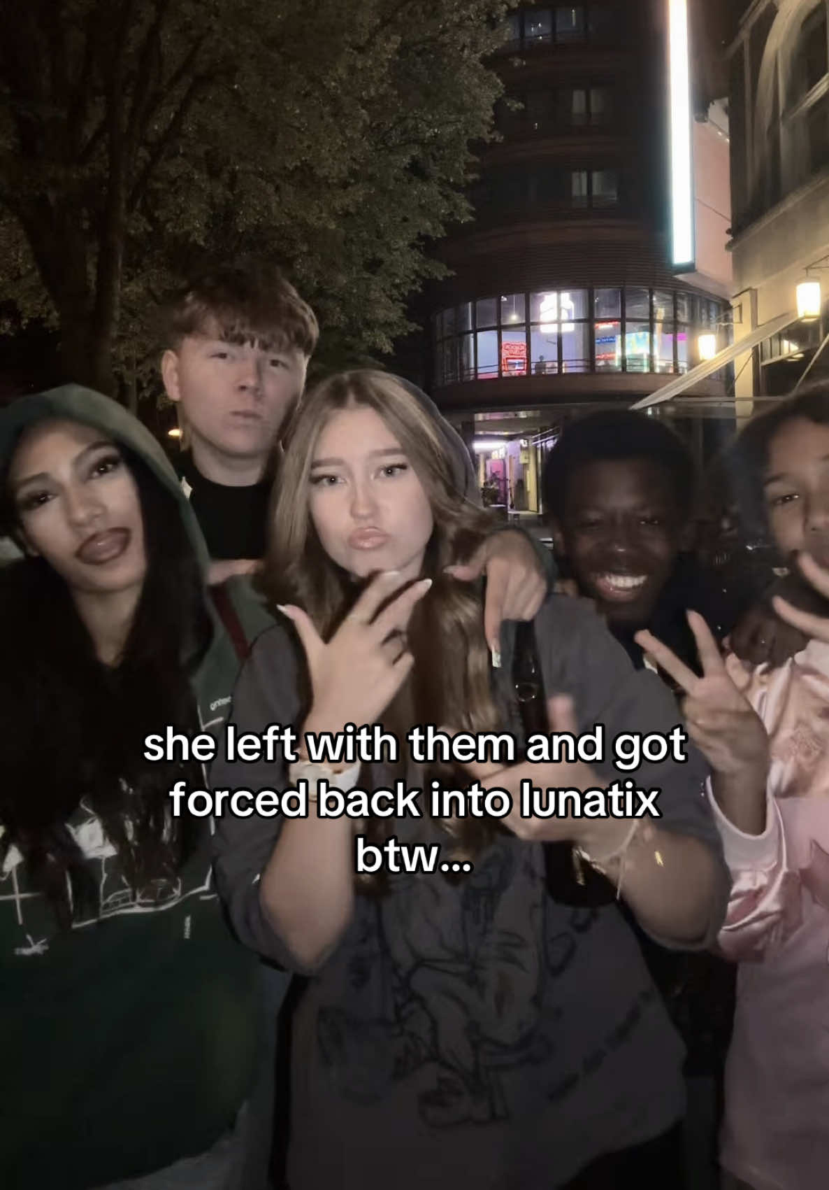 @𝐧𝐢𝐢𝐤𝐚