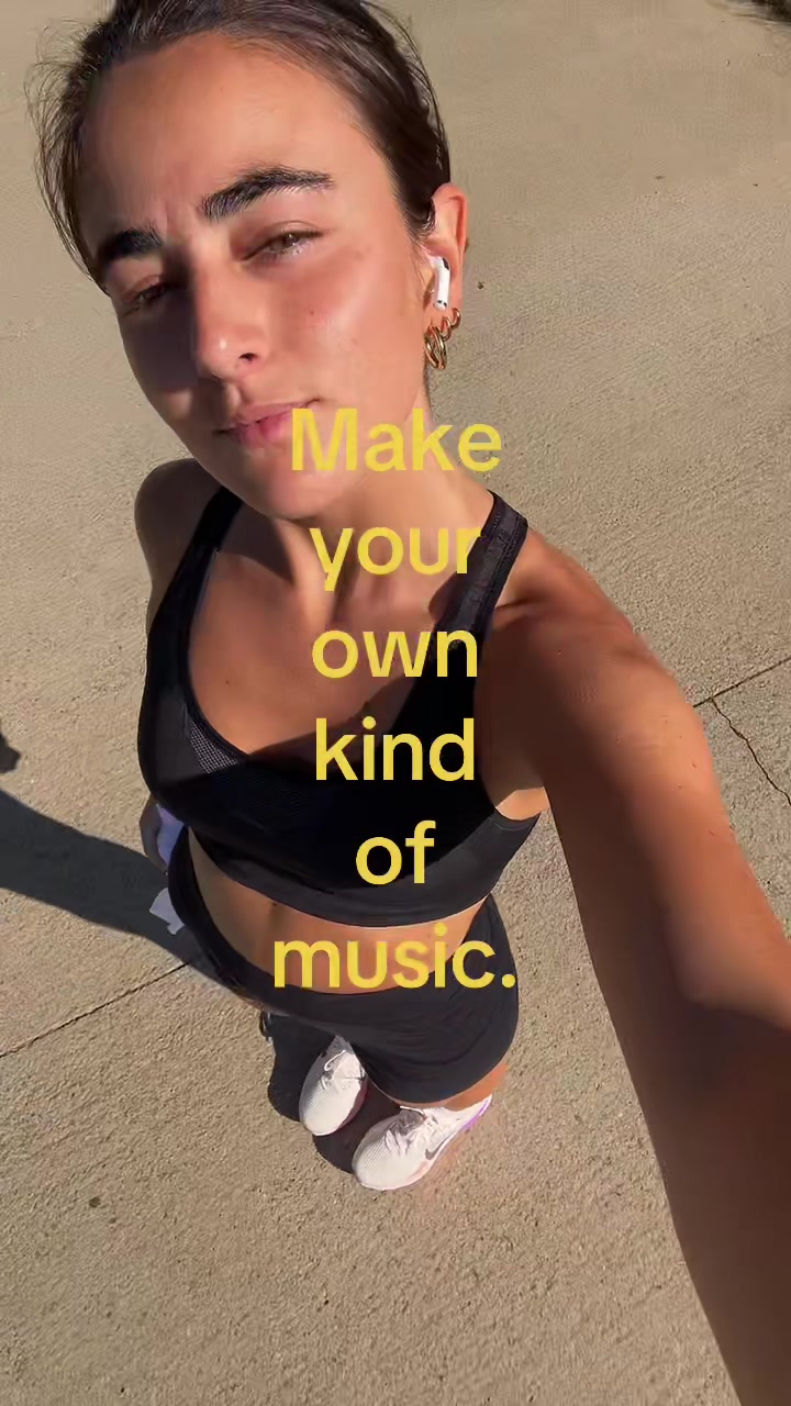 @elenaluugo