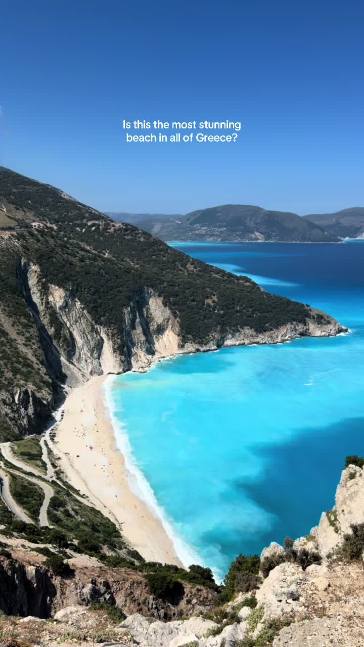 @Laura | Travel Tips & Guides