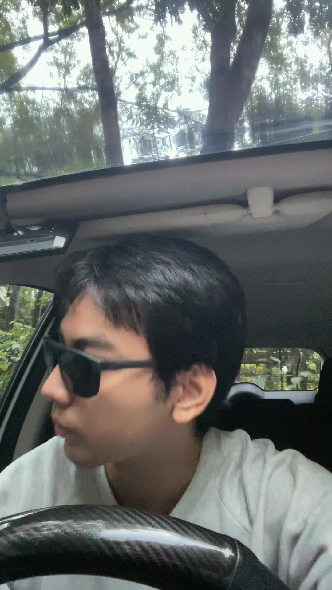 @Rovz