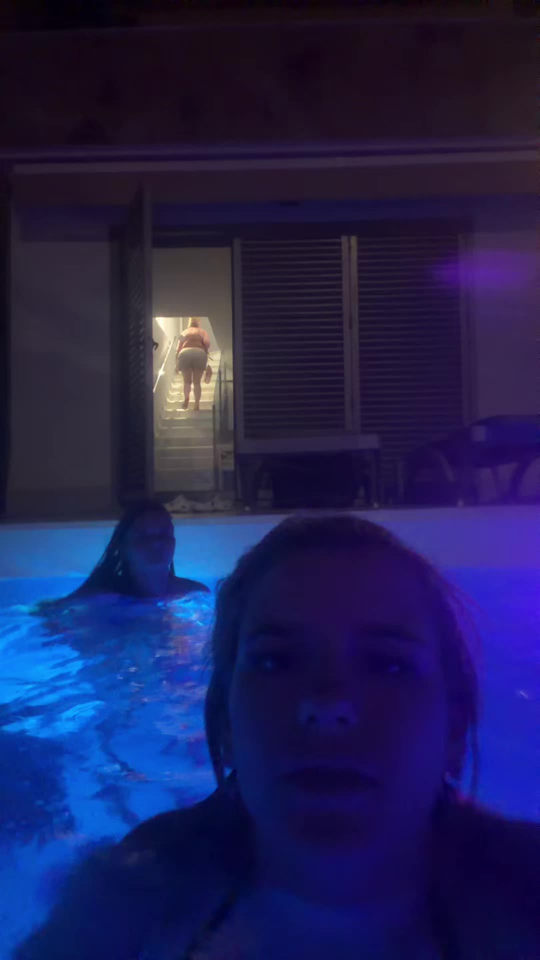 @serenandolivia