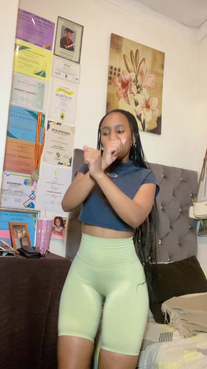 @Zee.🎀