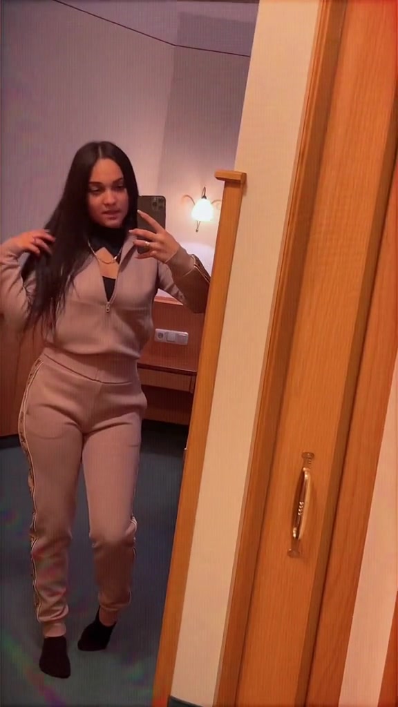 @Larisa💘
