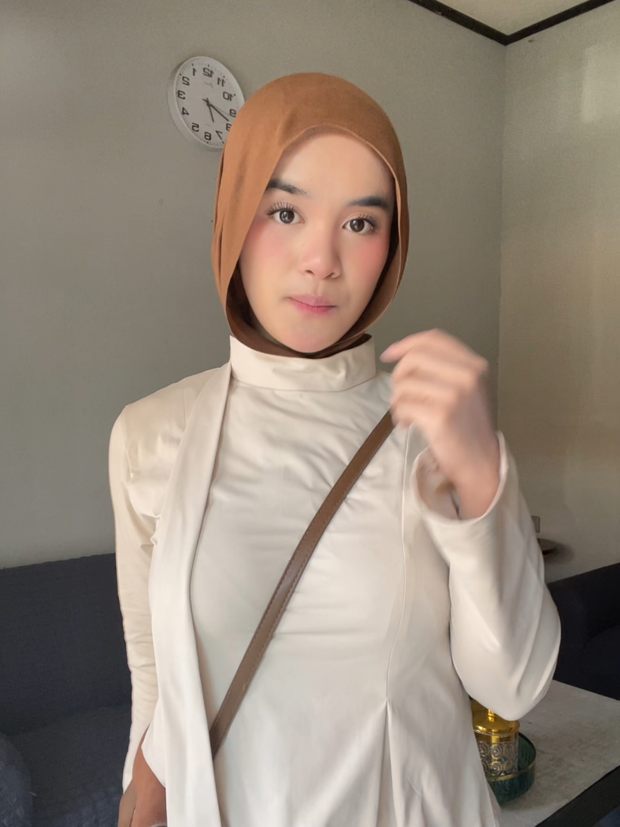 @Azura