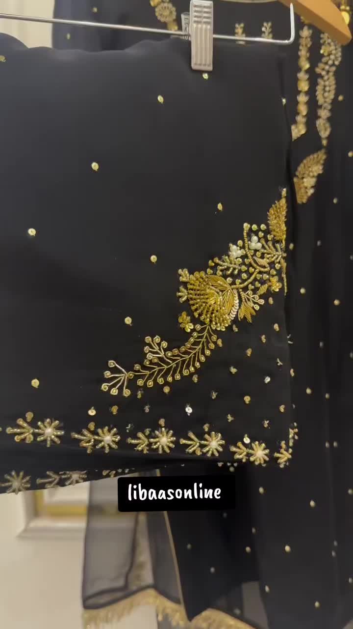 @ਲਿਬਾਸ by ਕੌਰ
