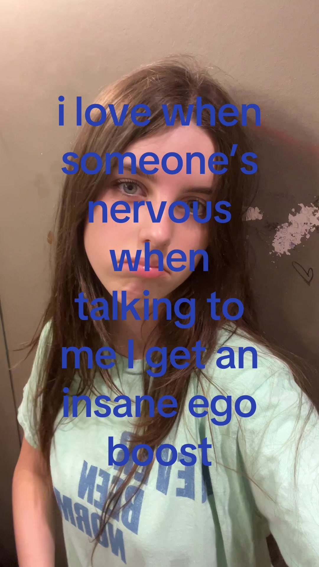 @￴