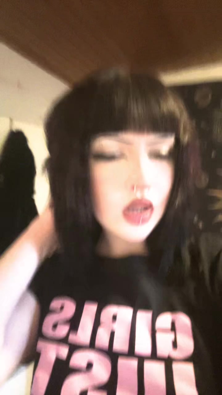 @꩜