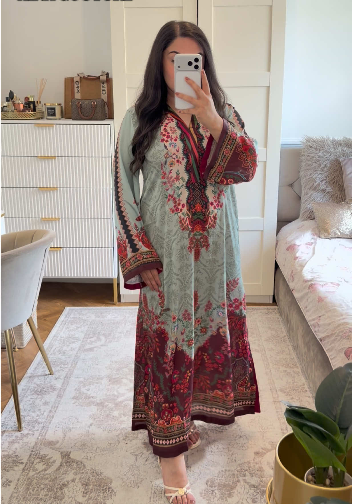 @Aina__couture