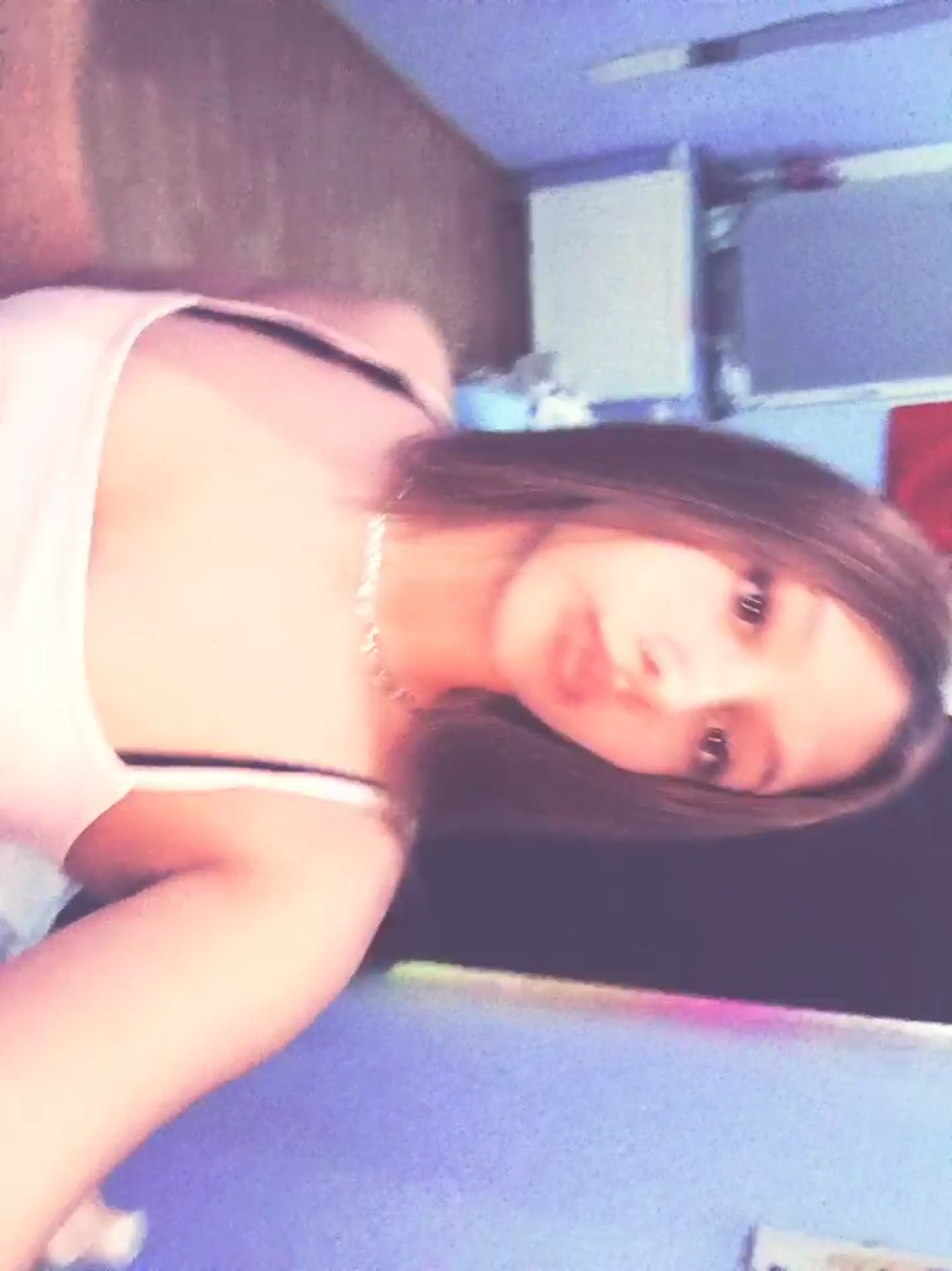 @AYLAAAA
