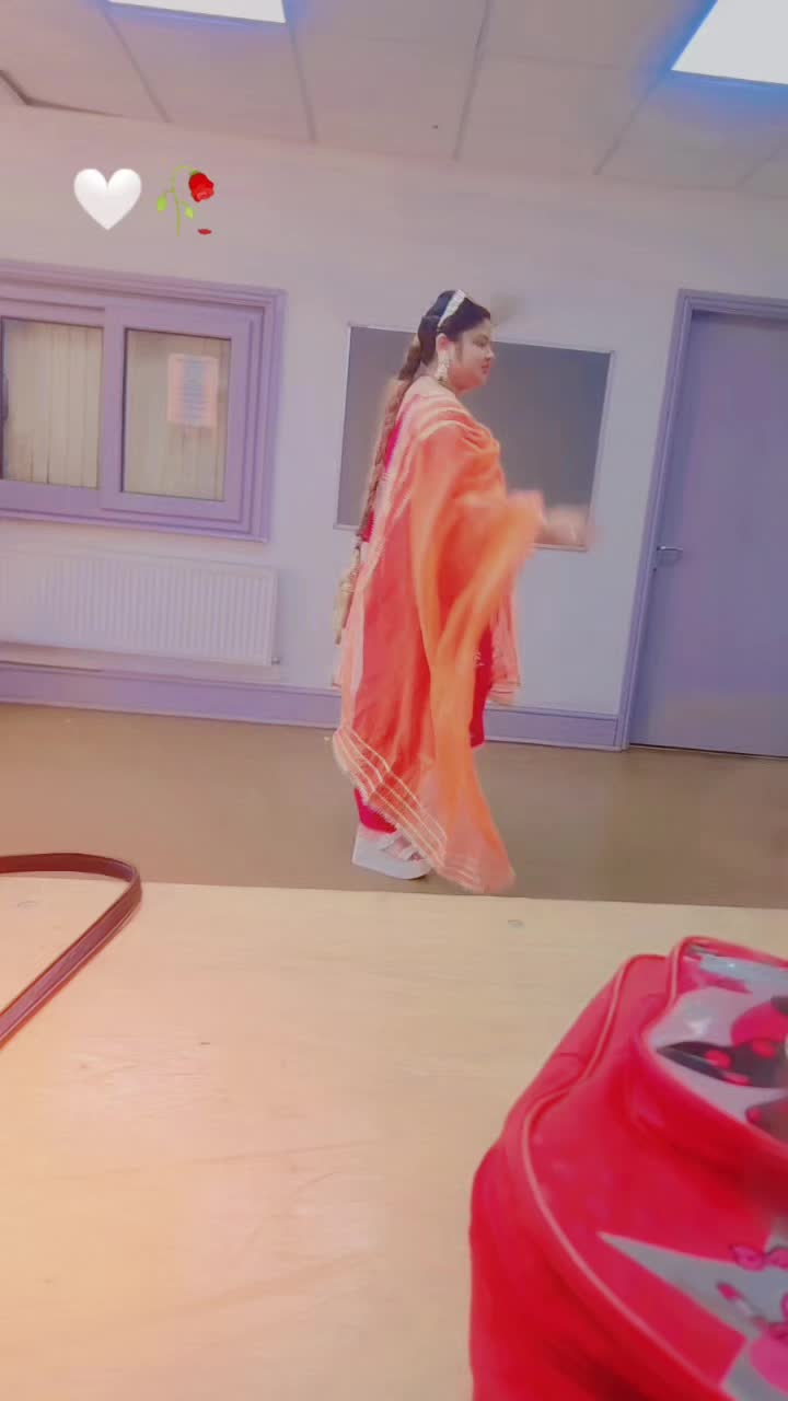 @MAAHI NEGI 👸