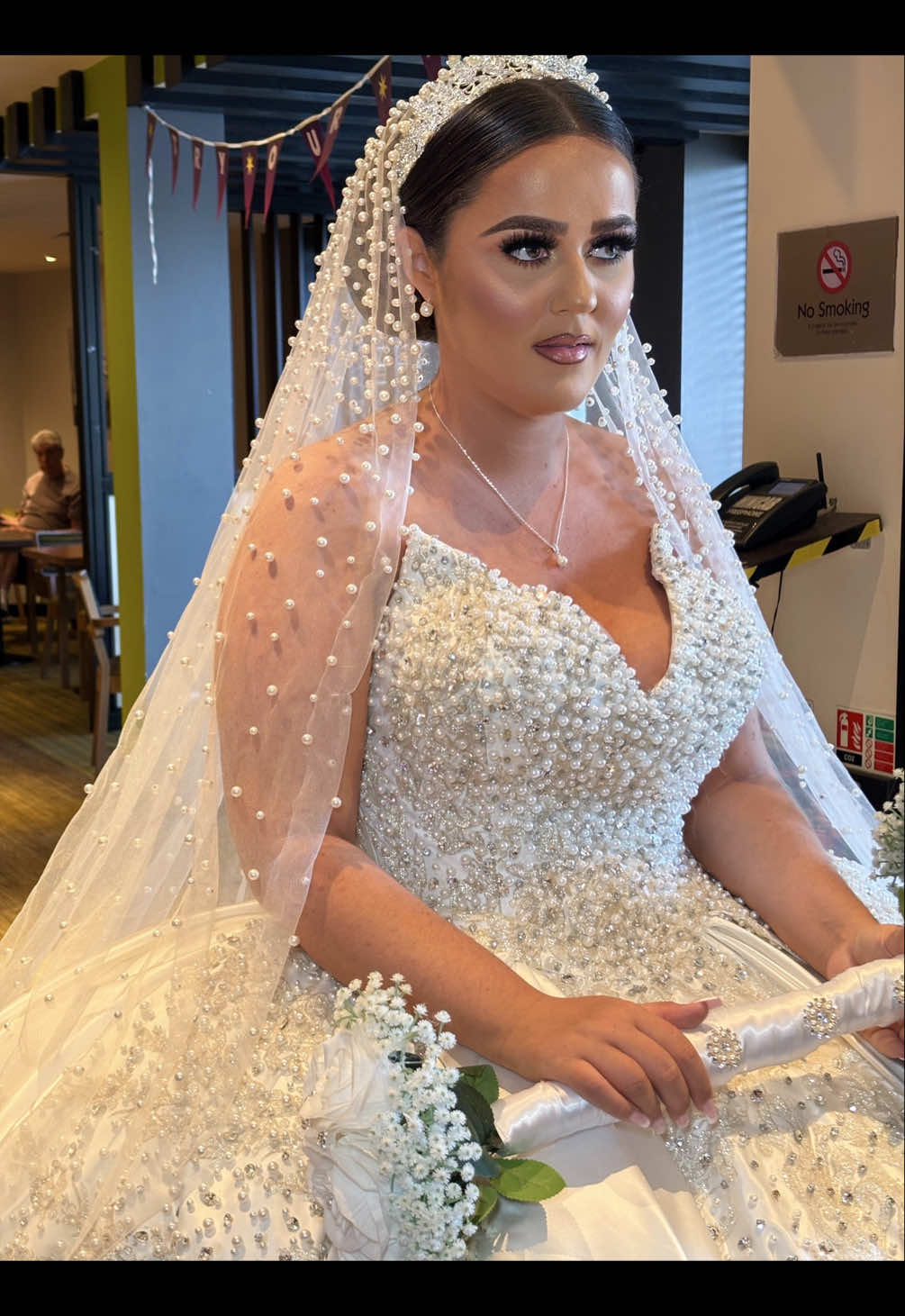 @MAKEUPBYSHOLAA