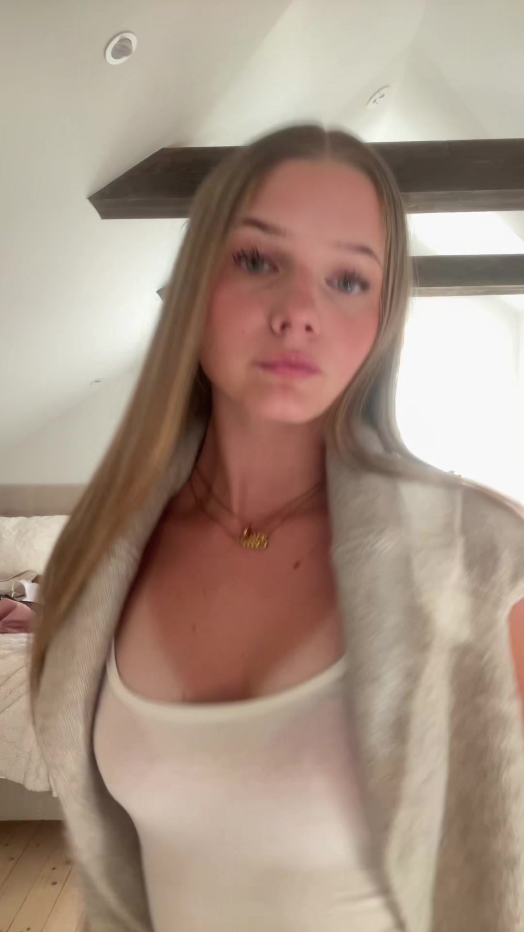 @Ellie🤍