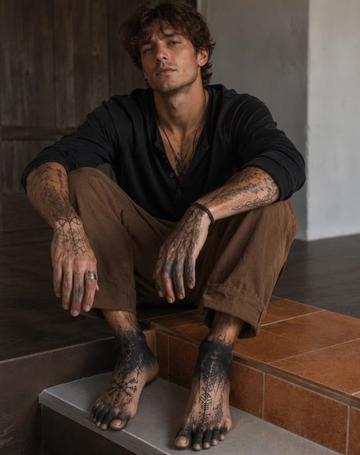 @Form Without Shoes