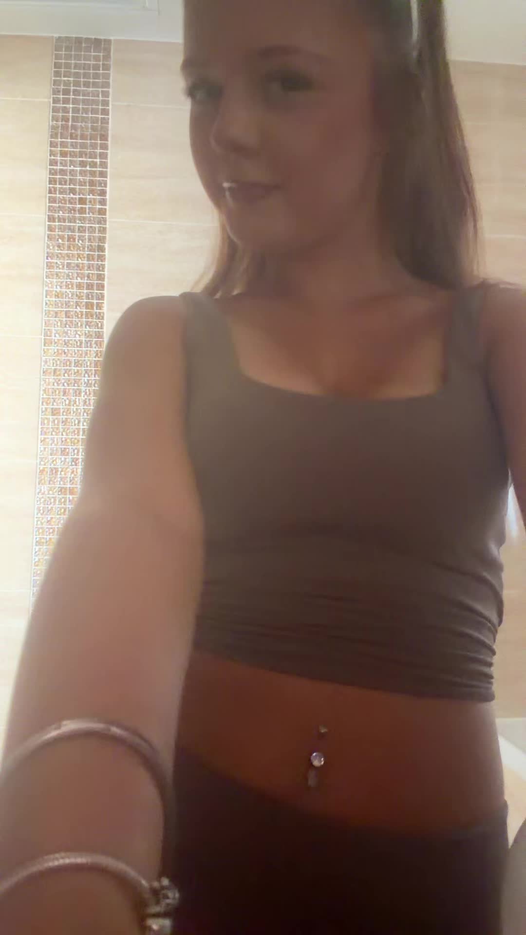 @(⊃。•́‿•̀。)⊃