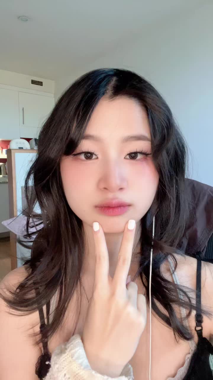 @*:・゚✧ Elle *:・゚✧