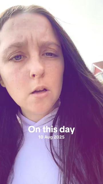 @chloe.Louise madden 2002