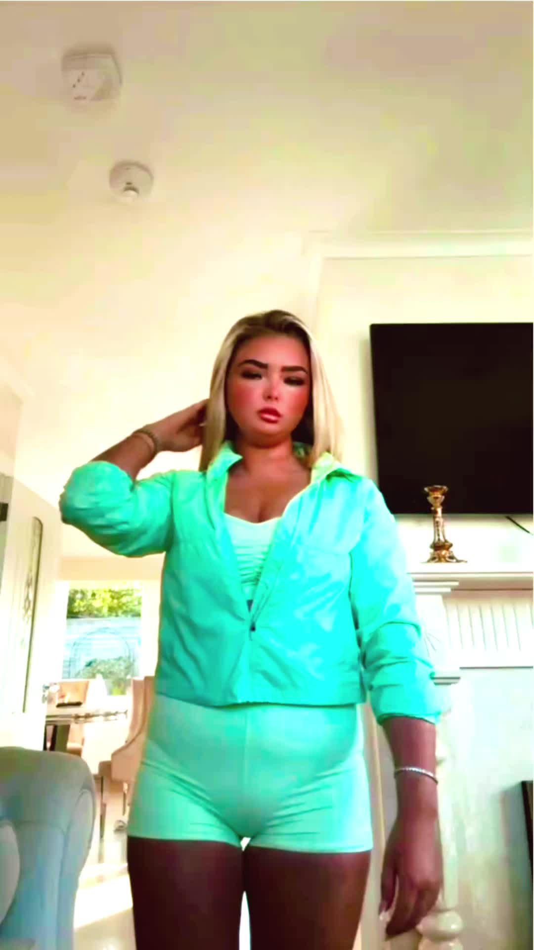 @Anniex18