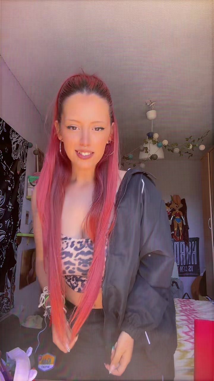 @𝔰𝔞𝔯𝔞🦋