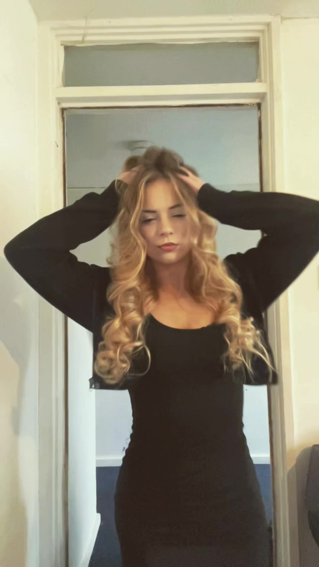 @𝑳𝒚𝒓𝒂