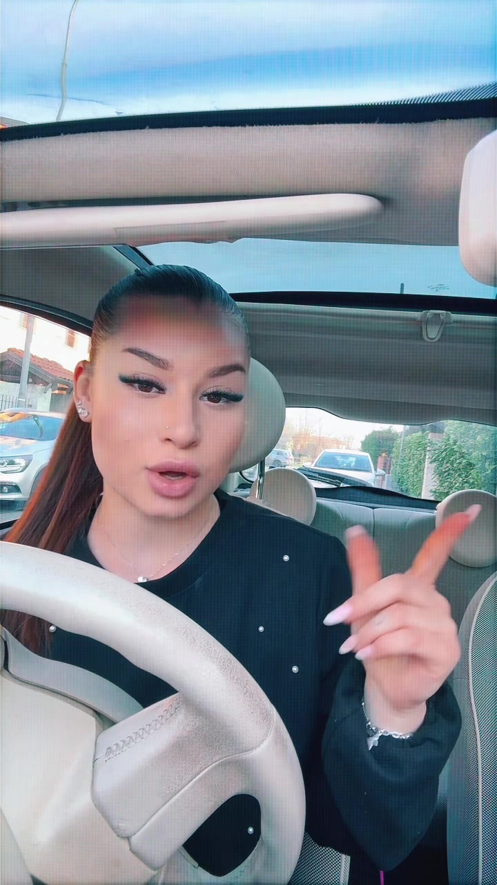 @nicolemartinelli