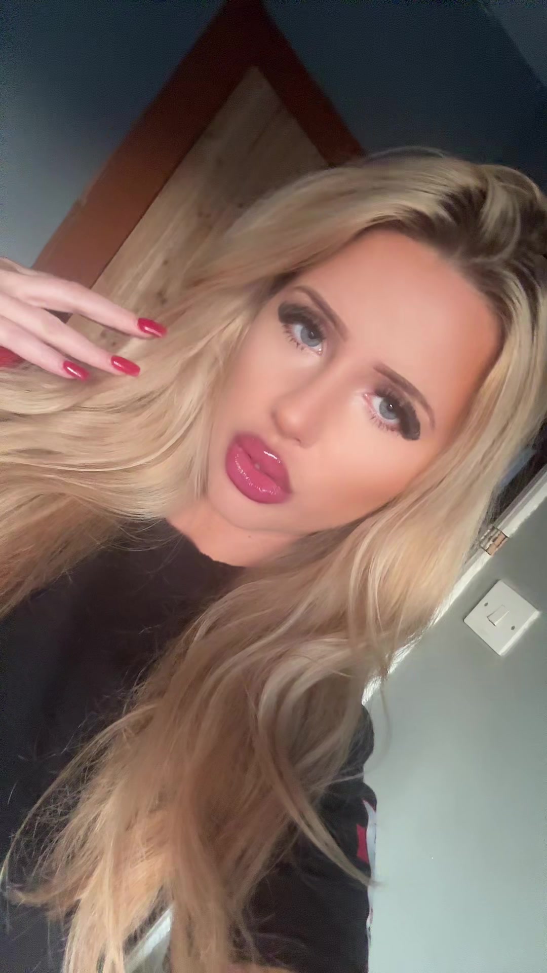 @hollybyrne2003