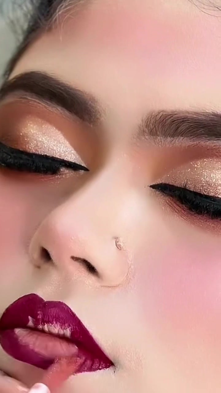 @MomentsWithQulain