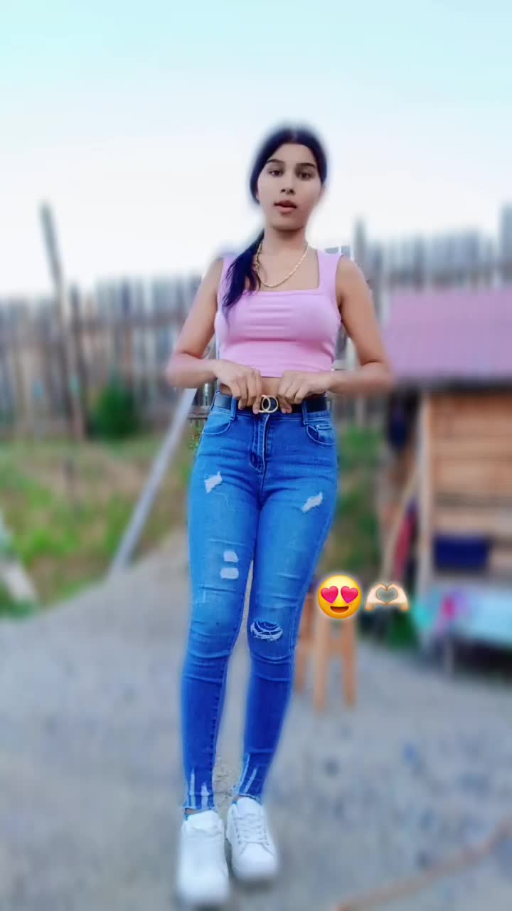 @🐝