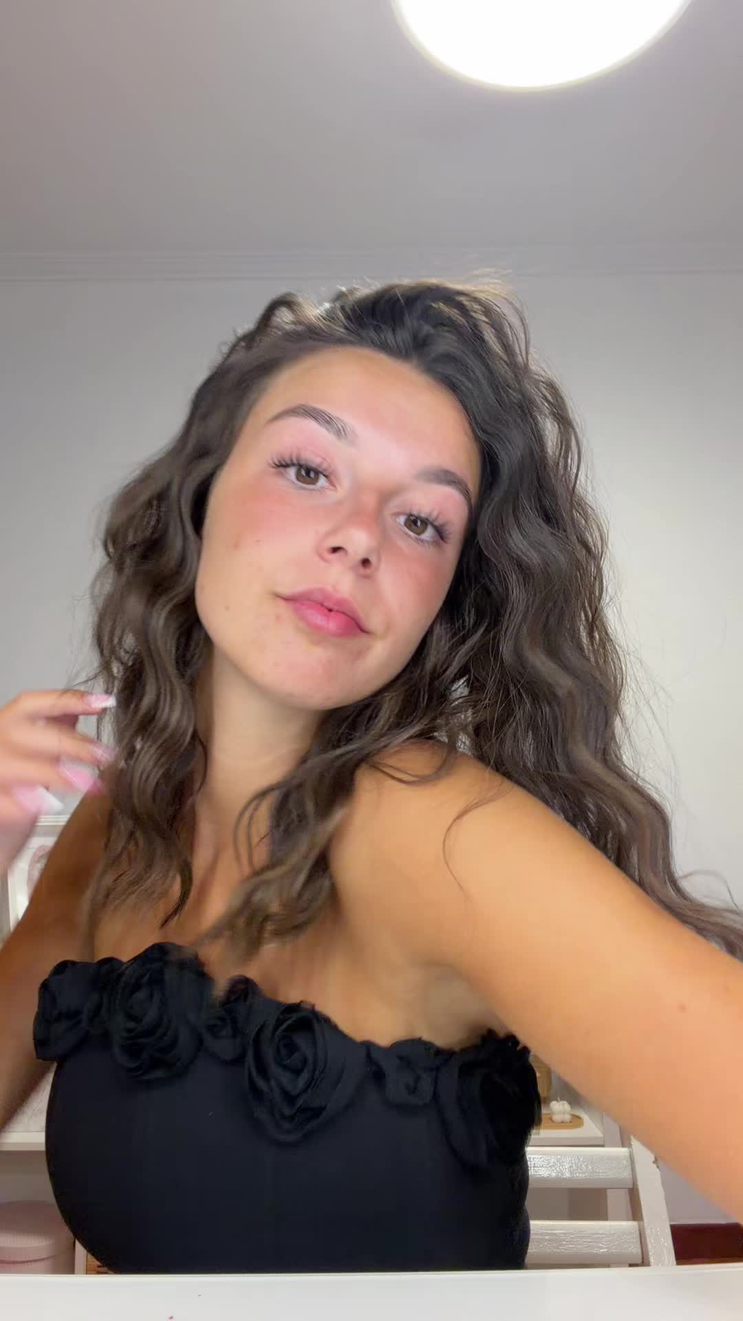 @𝚐𝚕𝚘𝚛𝚒𝚒𝚊