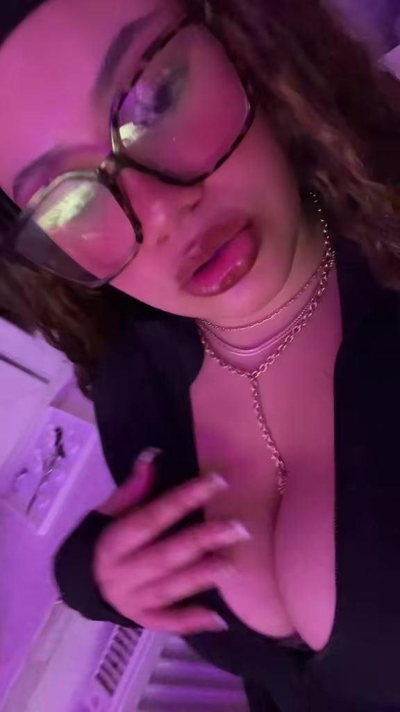 @Ella