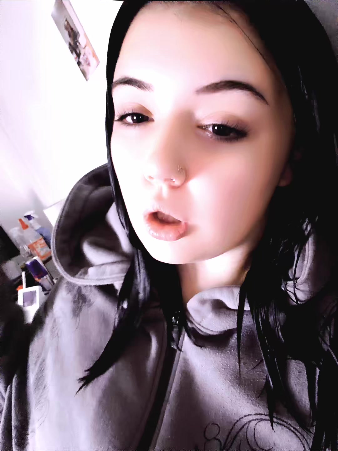 @𝐂𝐡𝐥𝐨𝐞 ꨄ︎