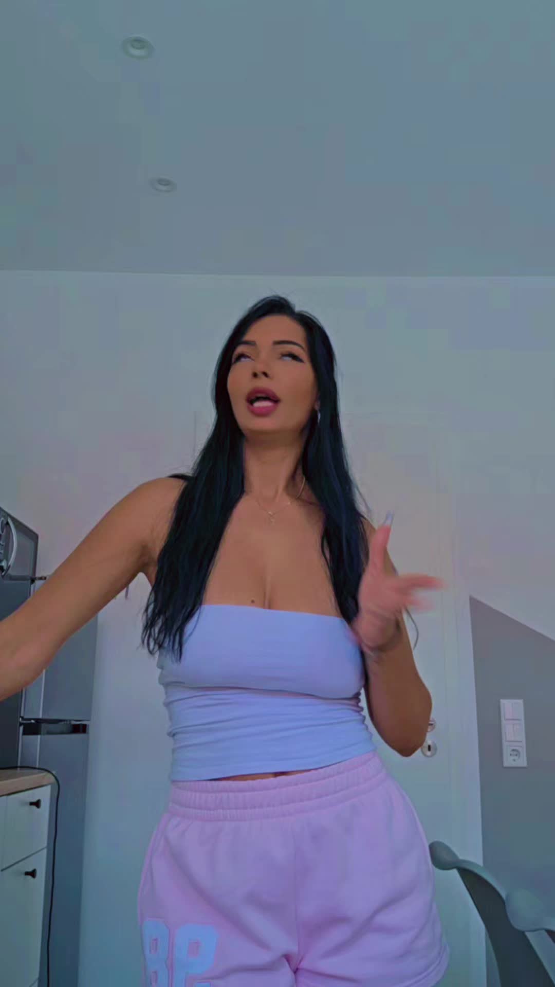 @Lavinia_Willson
