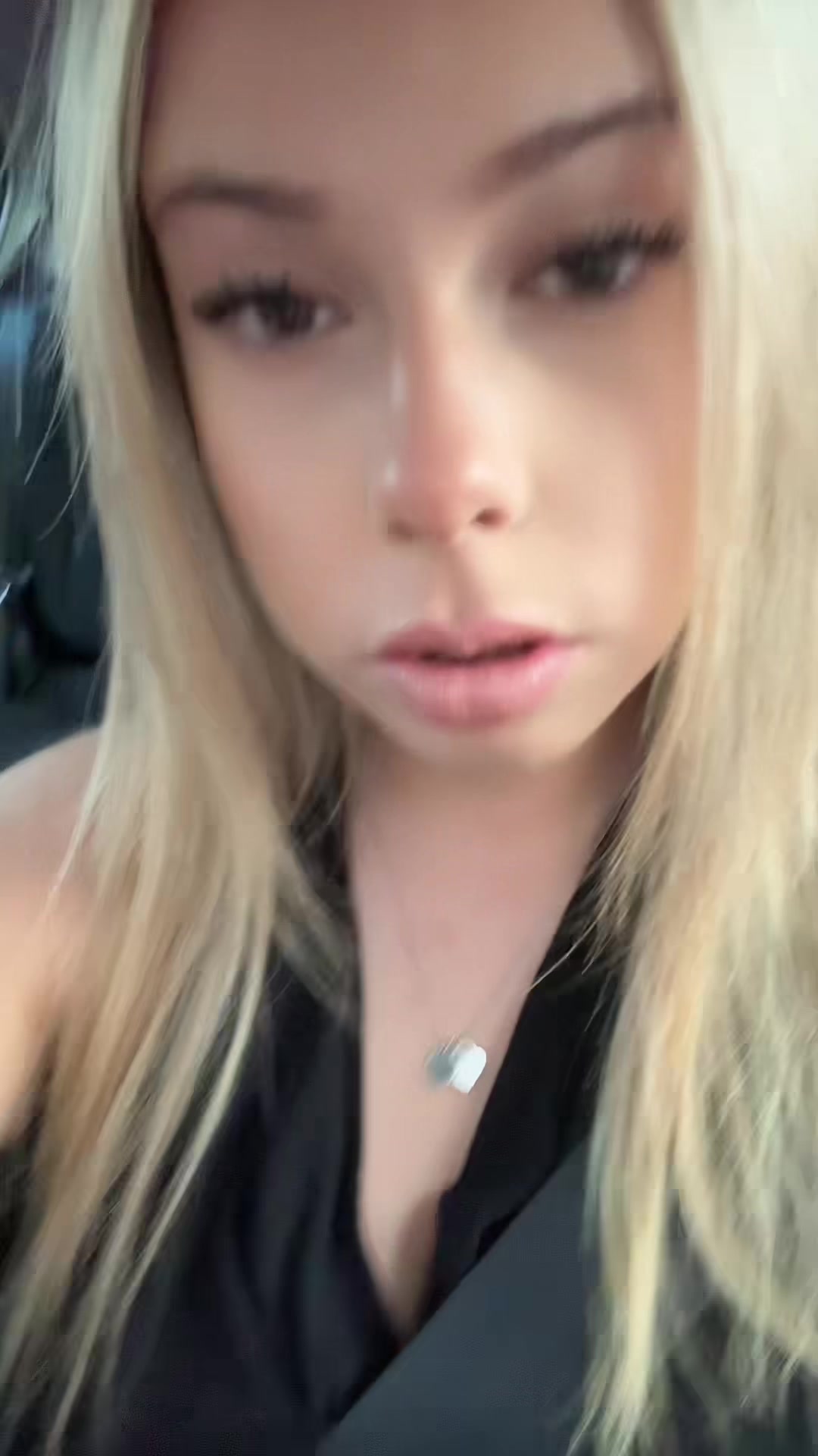 @hollyperring