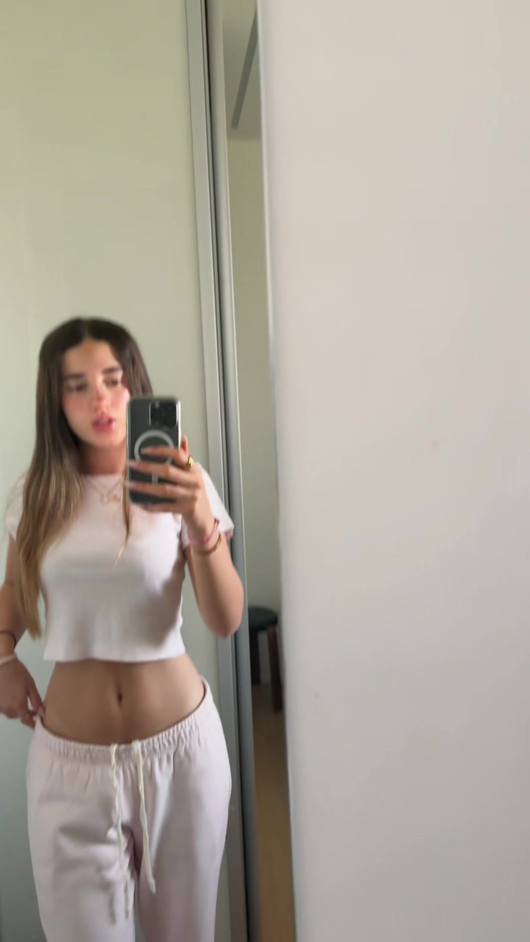 @Ellatirer